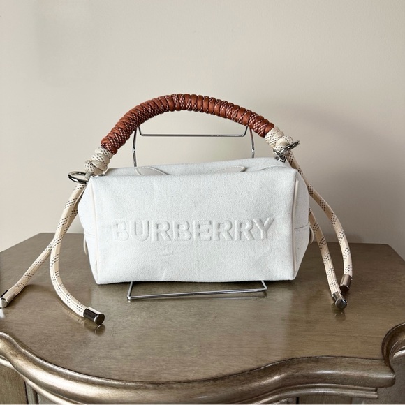 New Burberry Canvas Zip Top Handle Bag Removable Strap Neutral White GWP VIP - Picture 16 of 16